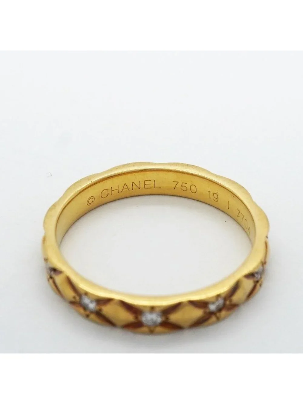 Chanel Ring Quilted 18K Yellow Gold Diamond